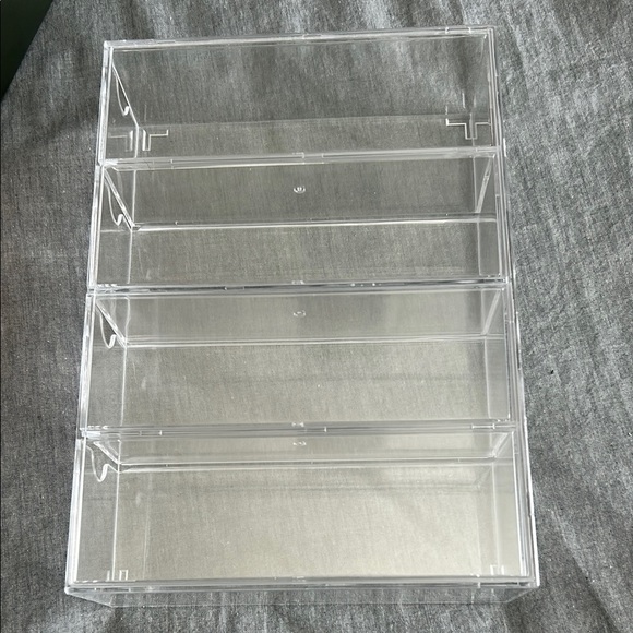 Clear Sunglasses Organizer - Picture 2 of 4